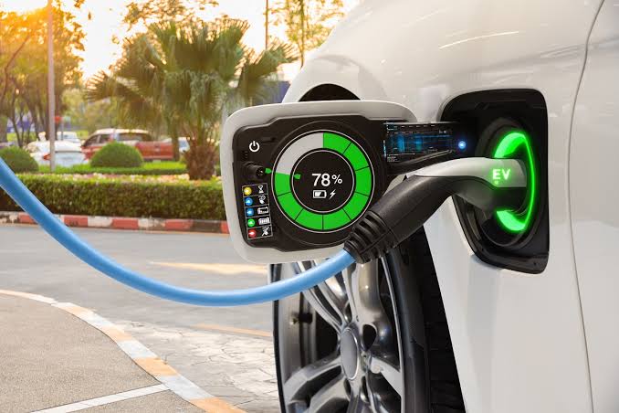 Me një makinë elektrike, ja sa kurseni krahasuar me një veturë me naftë