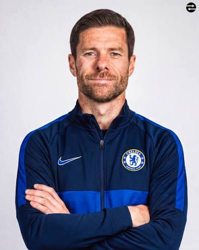 Xabi Alonso rikthehet në stol, spanjolli pranë zyrtarizimit te Chelsea