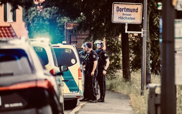 Alarm në Dortmund, burri dyshohet se mban peng dy fëmijë pas përplasjes me policinë