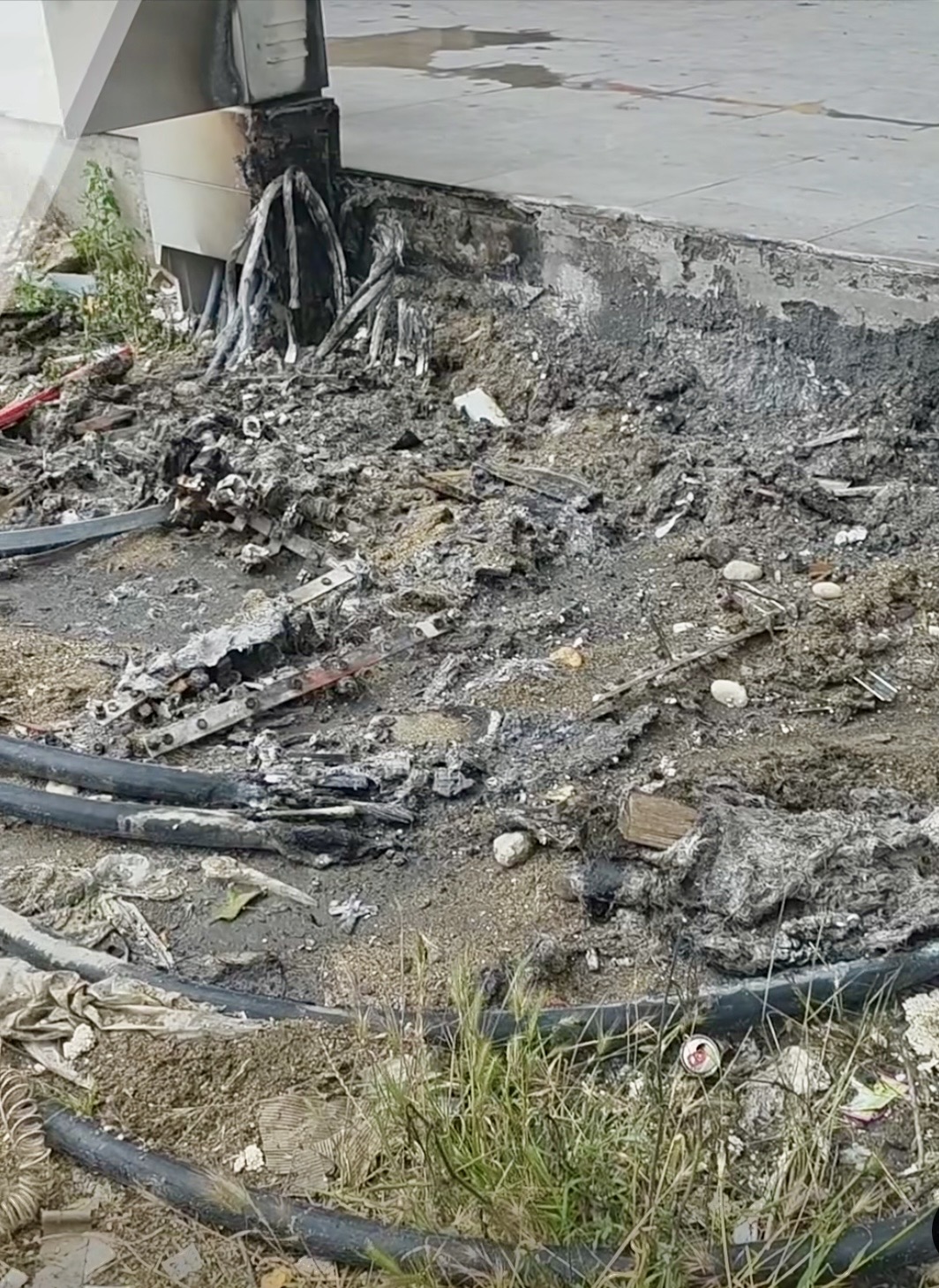 Zjarr në një ndërtesë në Kisella Vodë, banorët evakuohen mes panikut