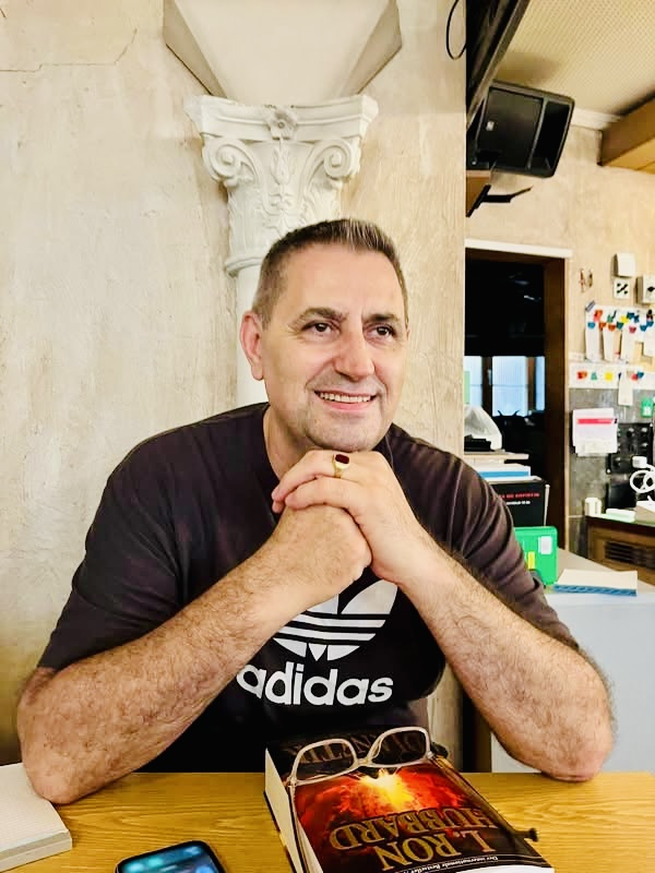 Shqiptari që u bë autor dhe sipërmarrës në Zvicër
